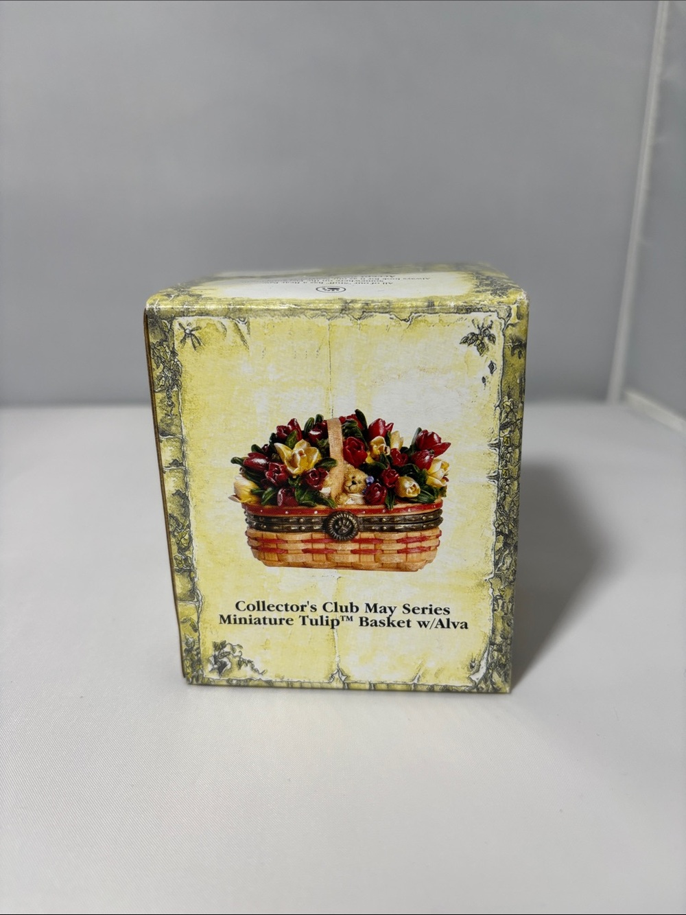 Boyds and Longberger Minature Tulip Basket w/ Alva Collectable Treasure Box